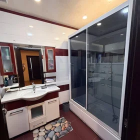 In Baku 110.0 m² apartment is for sale - Image 2