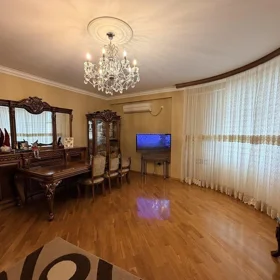 In Baku 110.0 m² apartment is for sale - Image 4