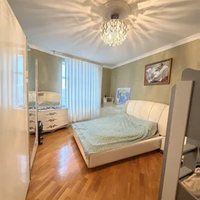 In Baku 110.0 m² apartment is for sale - Image 5