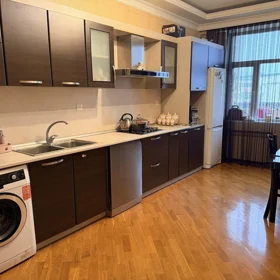 In Baku 110.0 m² apartment is for sale - Image 7