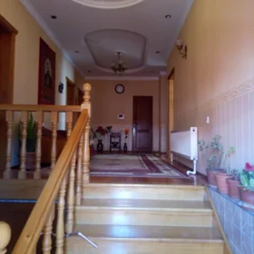 In Binəqədi rayonu 150.0 m² house with 5.0 rooms is for sale - Image 2