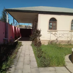 In Binəqədi rayonu 150.0 m² house with 5.0 rooms is for sale - Image 3