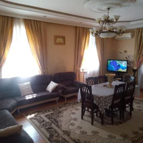 In Binəqədi rayonu 150.0 m² house with 5.0 rooms is for sale - Image 4