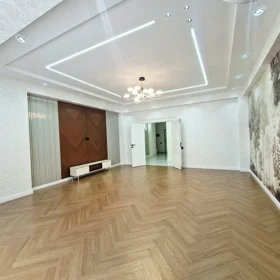 In Baku 155.0 m² apartment is for sale - Image 4