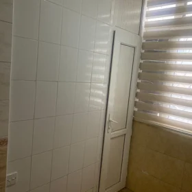 In Baku 100.0 m² commercial is for rent - Image 8
