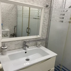 In Səbail rayonu 70.0 m² apartment is for rent - Image 10