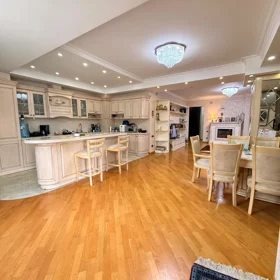 In Səbail rayonu 180.0 m² apartment is for sale - Image 4