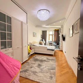 In Səbail rayonu 180.0 m² apartment is for sale - Image 8