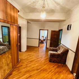 In Baku 150.0 m² apartment is for sale - Image 10