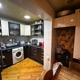In Baku 80.0 m² apartment is for sale - Image 2