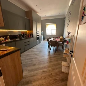 In Baku 235.0 m² apartment is for rent - Image 3