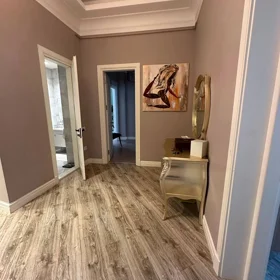 In Baku 235.0 m² apartment is for rent - Image 4