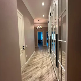 In Baku 235.0 m² apartment is for rent - Image 5