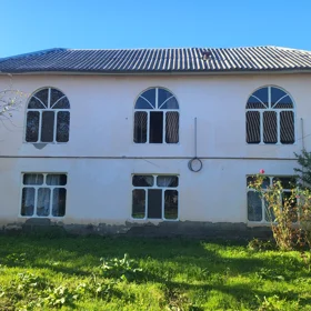 In nan 220.0 m² house with 7.0 rooms is for sale - Image 9