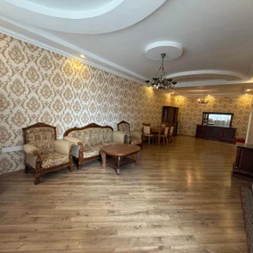 In Baku 150.0 m² apartment is for rent - Image 3