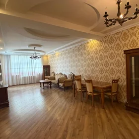 In Baku 150.0 m² apartment is for rent - Image 4