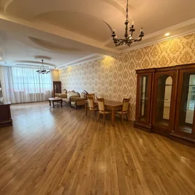 In Baku 150.0 m² apartment is for rent - Image 5