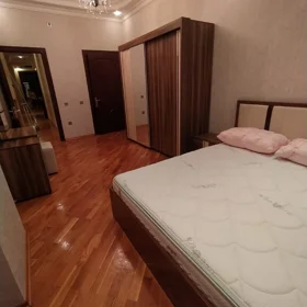 In Baku 221.0 m² apartment is for rent - Image 6