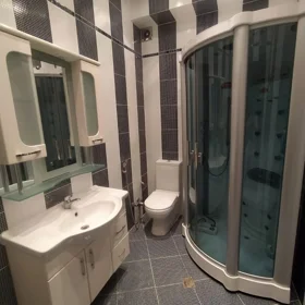 In Baku 221.0 m² apartment is for rent - Image 10