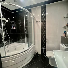 In Baku 130.0 m² apartment is for rent - Image 10