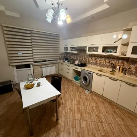 In Baku 135.0 m² apartment is for rent - Image 7
