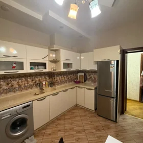 In Baku 135.0 m² apartment is for rent - Image 8