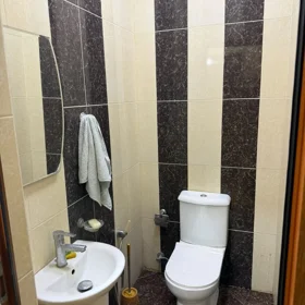 In Baku 135.0 m² apartment is for rent - Image 9
