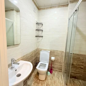 In Khirdalan 62.0 m² apartment is for sale - Image 2