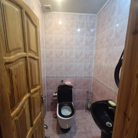 In Baku 92.0 m² apartment is for sale - Image 2