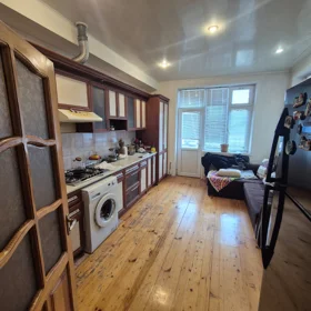 In Baku 92.0 m² apartment is for sale - Image 8