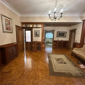 In Baku 140.0 m² apartment is for rent - Image 6