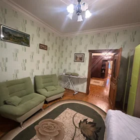 In Baku 140.0 m² apartment is for rent - Image 9