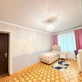 In Baku 121.0 m² apartment is for sale - Image 7