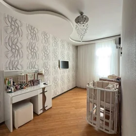 In Baku 100.0 m² apartment is for sale - Image 8