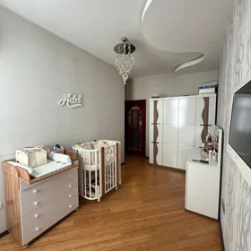In Baku 100.0 m² apartment is for sale - Image 9