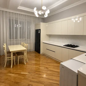 In Baku 91.0 m² apartment is for rent - Image 2
