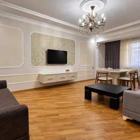 In Baku 112.0 m² apartment is for rent - Image 3