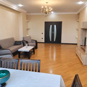 In Baku 140.0 m² apartment is for rent - Image 3