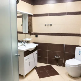 In Baku 140.0 m² apartment is for rent - Image 10