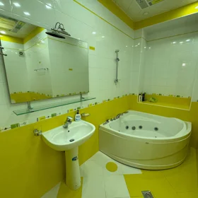 In Baku 260.0 m² apartment is for rent - Image 5