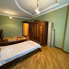 In Baku 260.0 m² apartment is for rent - Image 8