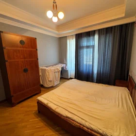 In Baku 260.0 m² apartment is for rent - Image 10