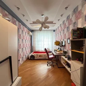 In Baku 202.0 m² apartment is for sale - Image 2