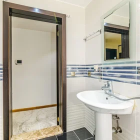 In Baku 95.0 m² apartment is for rent - Image 2