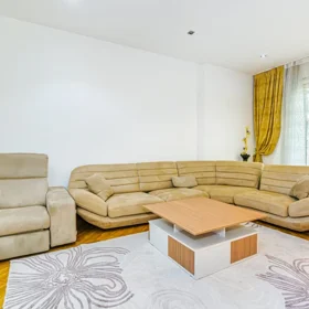 In Baku 95.0 m² apartment is for rent - Image 4