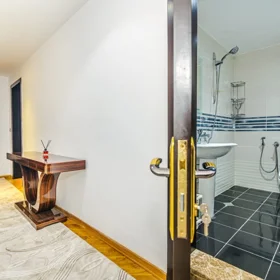 In Baku 95.0 m² apartment is for rent - Image 9