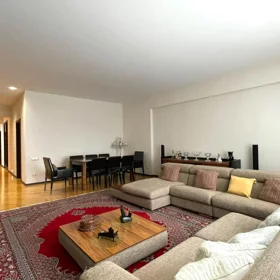 In Baku 200.0 m² apartment is for sale - Image 5