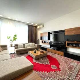 In Baku 200.0 m² apartment is for sale - Image 6