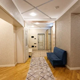 In Baku 110.0 m² apartment is for rent - Image 9