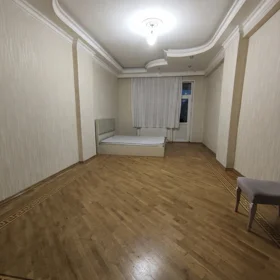 In Baku 110.0 m² apartment is for rent - Image 3